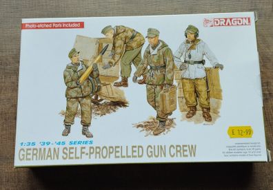 German Self Propelled Gun Crew