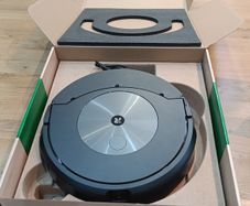 iRobot j7 + Clean base