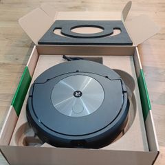 iRobot j7 + Clean base