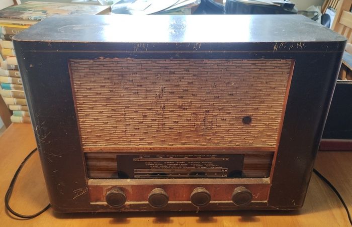 Vintage PYE Radio (26278)