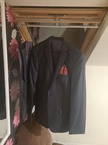 Gents 3 piece suit.Jacket size M/L. Trousers 34 in waist 34 length.