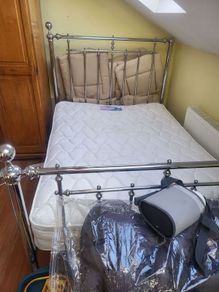 Queen bed 5ft