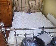 Queen bed 5ft