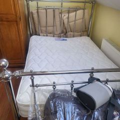 Queen bed 5ft