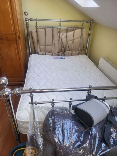 Queen bed 5ft