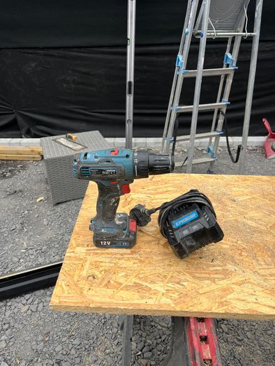Erbauer Cordless drill