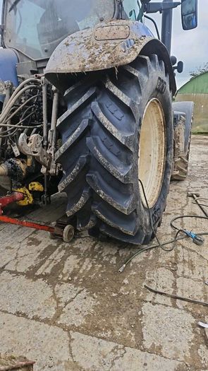 Agri tyres bkt/puncture repairs