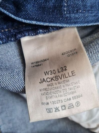 wrangler jacksville Size 30/32 zip fly in excellent condition