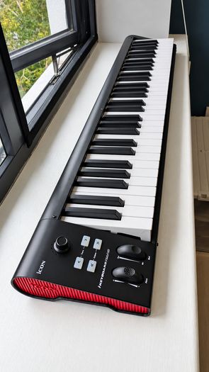 iCON iKeyboard 6 Nano + Roland DP10