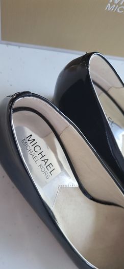 MICHAEL KORS Pauline black patent pumps Sz 7UK - Rrp 160 (New)