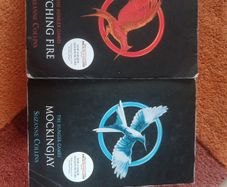 Suzanne Collins: Hunger Games Catching Fire + Mockingjay