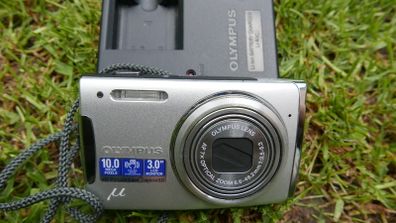 Olympus U 1060 10.0MP Digital Camera Silver Fully Tested + Charger & battery