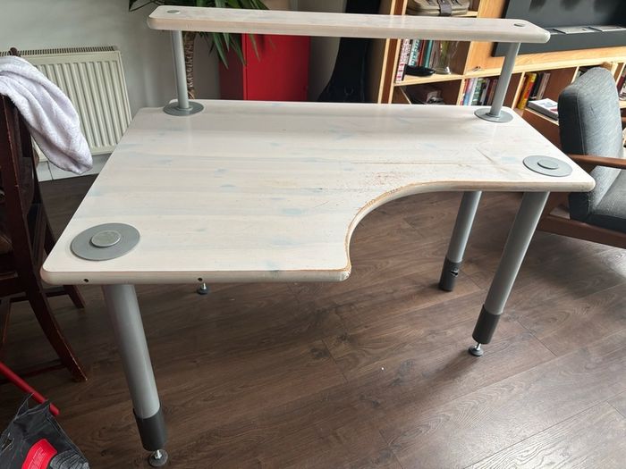 desk