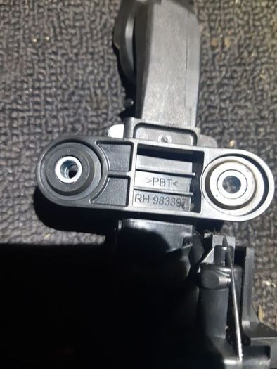 BMW E92 Seat Belt Handover Mechanism Drivers Side Right 9165378