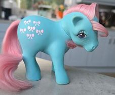 Light blue colour Short hair Version Bowtie Shy Pose Bow Tie MLP G1 My Little Pony 1983