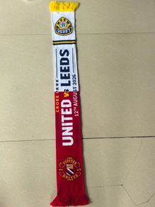 Half Half scarves United and Leeds