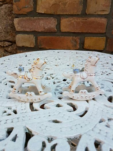 2x rocking horses