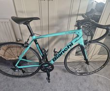 Road bike -Bianchi-reduced price as needs to go