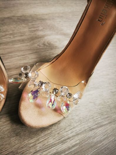 High heeled shoes size 40