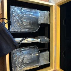 Whiskey glass set