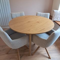 Round Dining Table 120cm diameter.