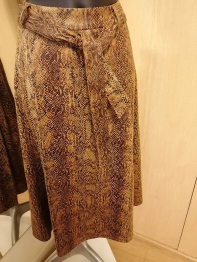 Women's Skirt NWT SIZE 16