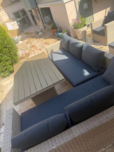 10 seater rattan garden set with dark navy cushions