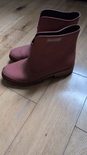 Ladies wellies.  Size 37