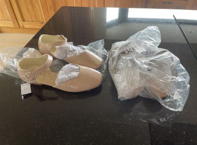 Girls shoes