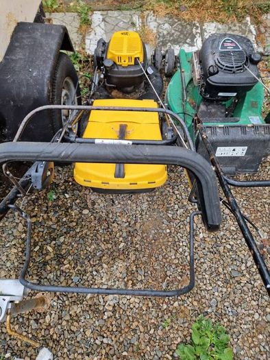 Two lawnmowers JCB Honda + Lyster