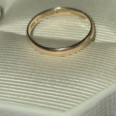 18ct Gold Fully Hallmarked Ring - Size 10/T