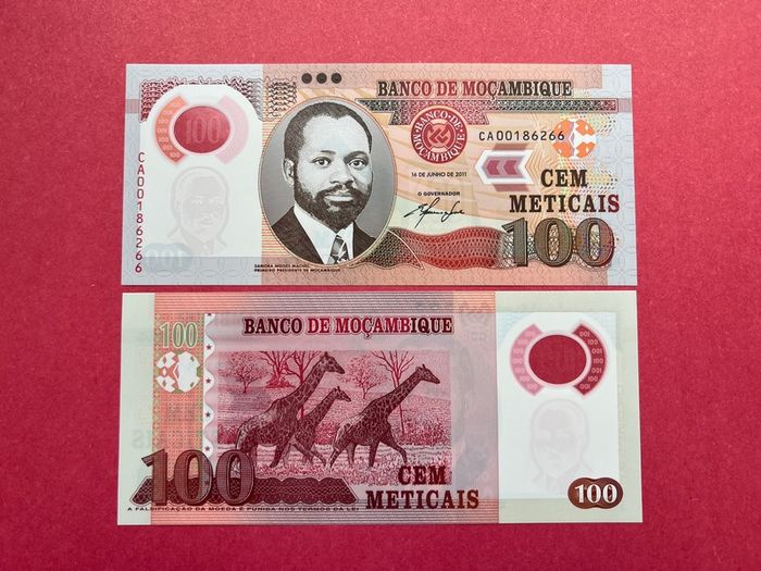 Mozambique  100 Meticais  2011 Polymer / Plastic  ) UNC