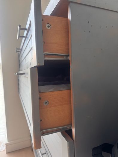 Chest of drawers