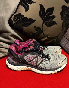New Balance 860v7 Running Shoes Size EU 39 / US 8 / UK 6