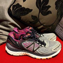 New Balance 860v7 Running Shoes Size EU 39 / US 8 / UK 6