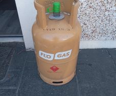 gas bottles (full)