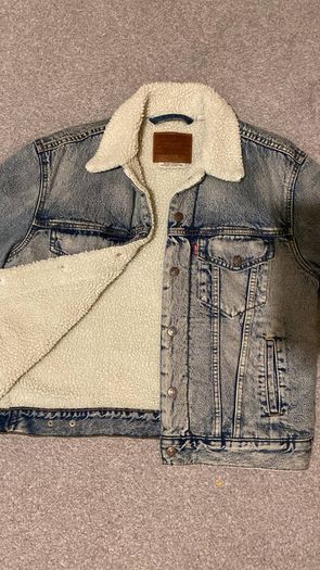 Denim Jacket (Levi's ) origainal
