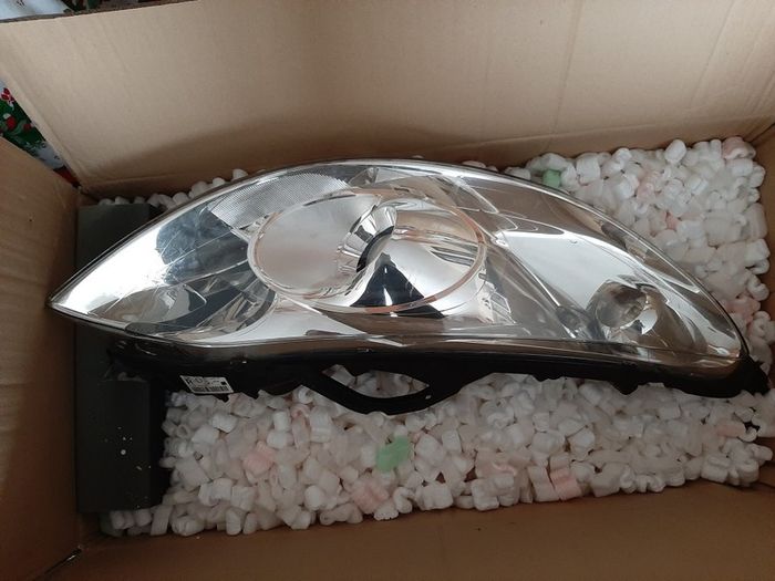 Peugeot headlight