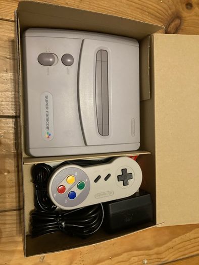 Super famicom JR console