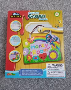 BNIB Mould And Paint Garden Nameplate