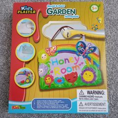 BNIB Mould And Paint Garden Nameplate