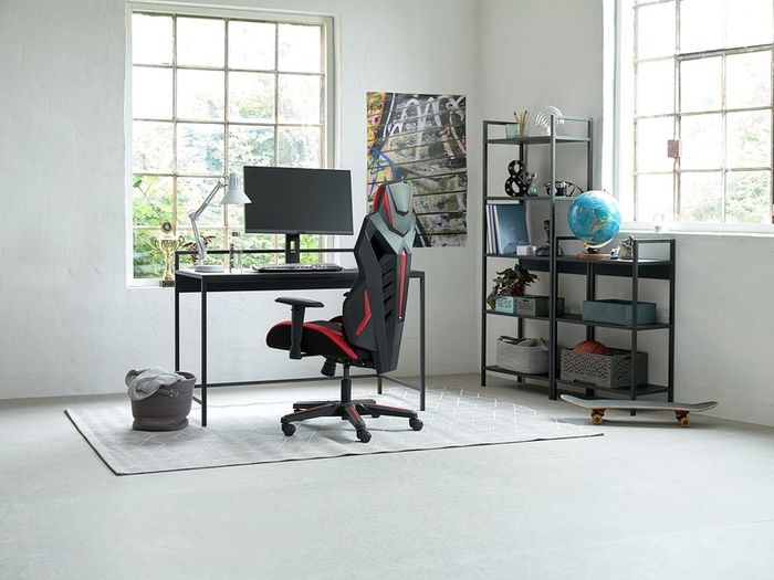 Black Desk