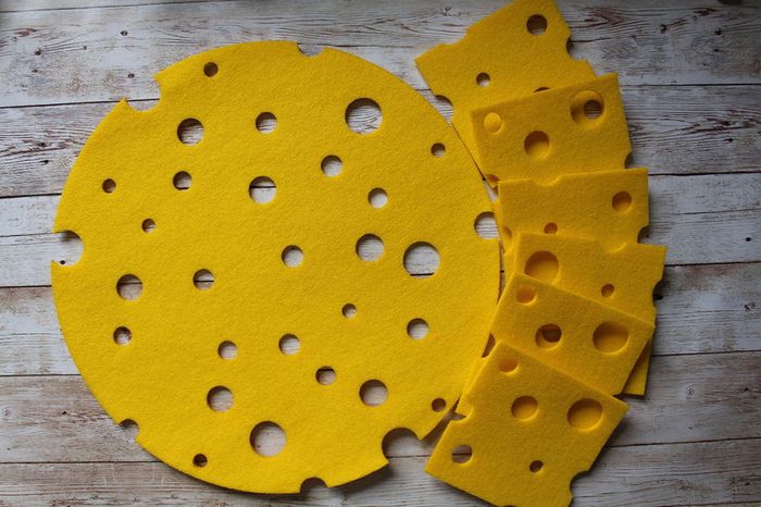 Multi Placemats and Coaster Funny Cheese Shape and Colour