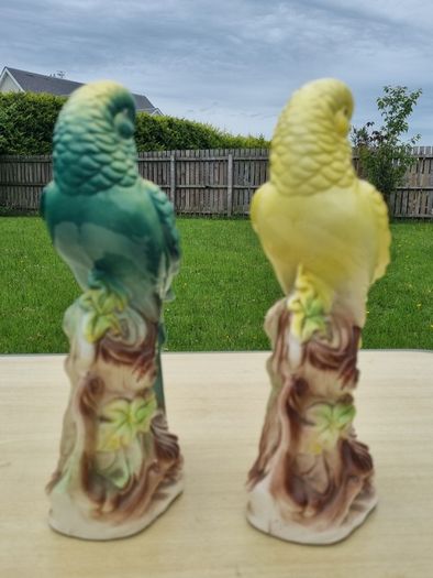 Pair of Capodimonte parrots