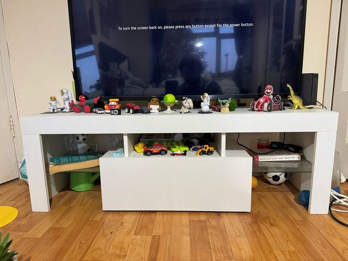 Tv stand