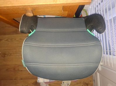 Stain free booster seat