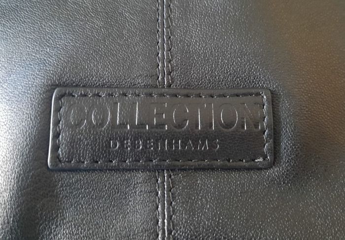 Debenhams genuine black leather handbag in very good condition see last three photos for exact measurements and condition etc FREE TRACKED POSTAGE INCLUDED