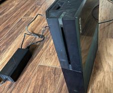 Xbox One 500GB Console with Kinect  ,Fully Reset ,Power Supply Included