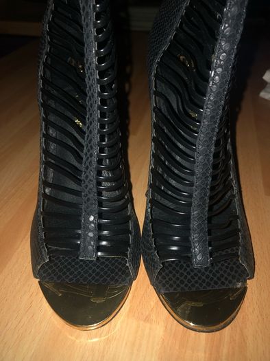 size 6 River Island strappy with gold toe tips