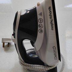 Morphy Richards Comfigrip Steam Iron (2400W)